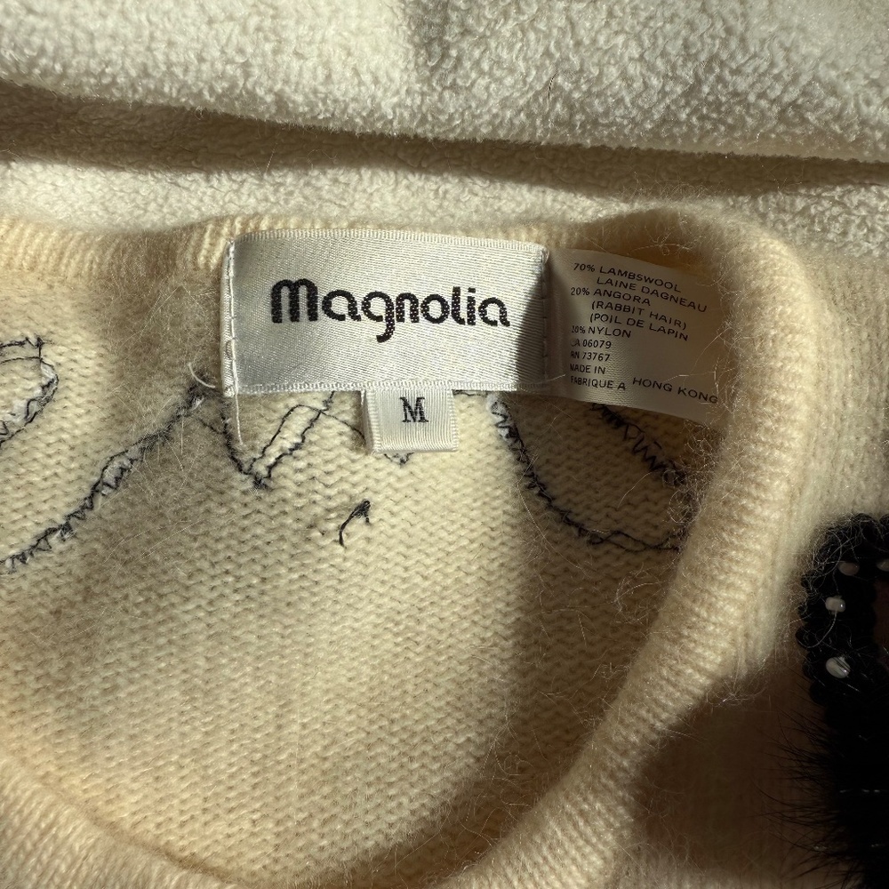 Magnolia Angora wool sweater - Picture 9 of 13